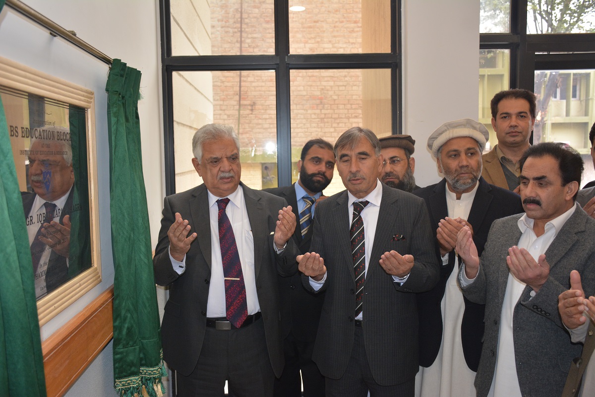 Governor KP Engr. Iqbal Zafar Jhagra inaugurating BS Education Block at the Institute of Education and Research University of Peshawar