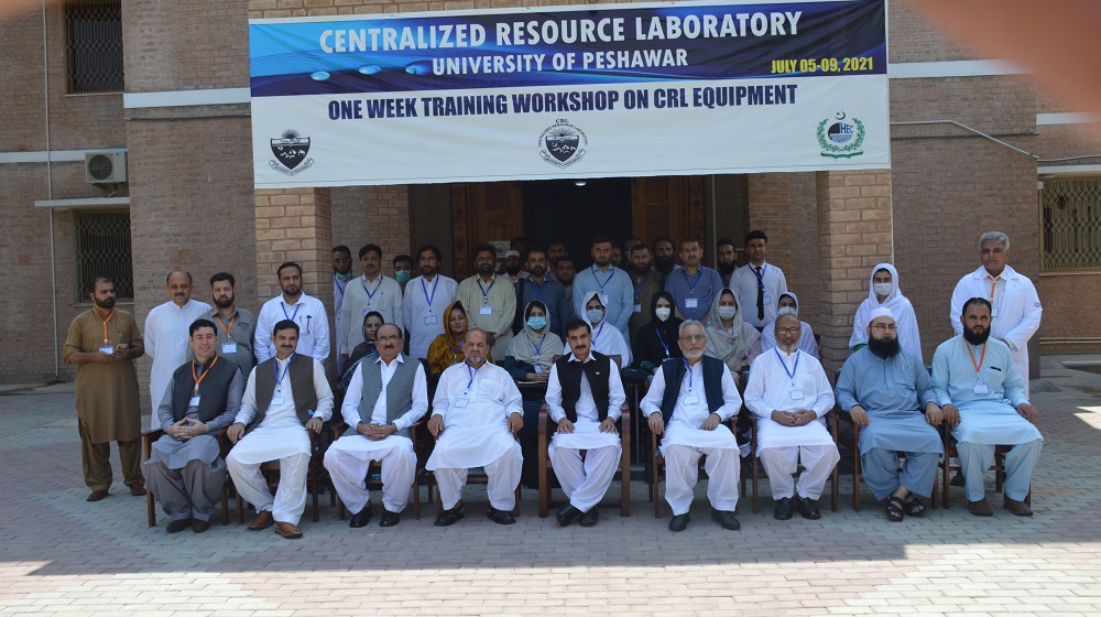 VC UoP Prof. Dr. Muhammad Idrees with participants and staff of Centralized Resource Laboratory (CRL) after the inauguration of 5-day training workshop at University of Peshawar