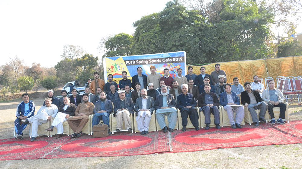 Participants faculty member of University of Peshawar are poising with chief guest dean FIOS, Prof.Dr.Meraj -ul-Islam Zia at the inaugural function 