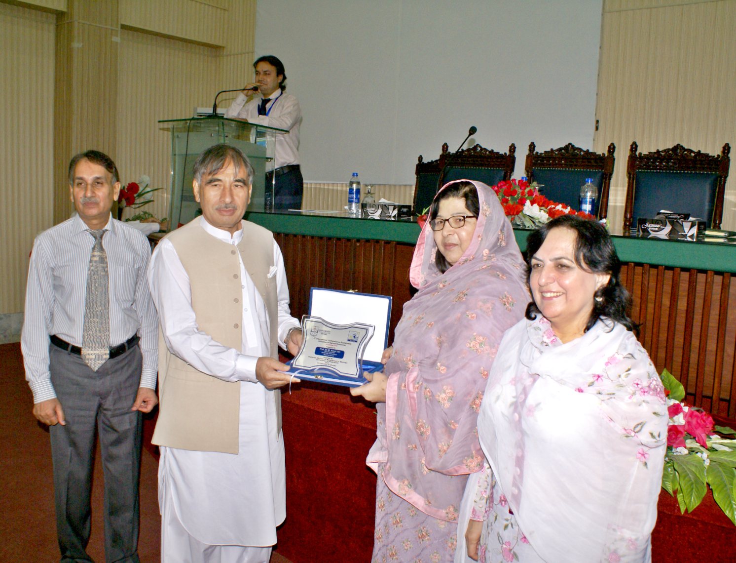 Vice Chancellor UoP Prof. Dr. Muhammad Rasul Jan presenting souvenir to Minister for Labor and Minerals Ms. Aneesa Zeb Tahir kheili at the Intl Conference on sustainable resources at the University of Peshawar