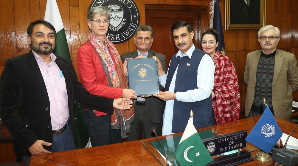 The Institute of Peace and Conflict Studies signed MoU with German Organisation Friedrich Naumann Foundation for scientific and educational research co-operation. Vice Chancellor Prof Dr Muhammad Idrees, Birgit Lamm, Dr Babar Shah, Mr Amir and Engr Athar Bangash graced the occasion.