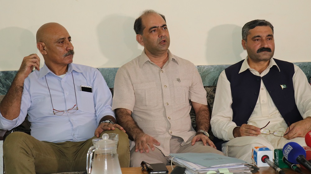 The Provost, Saif Ullah khan Chief Security officer Col. Aziz Gul  and Chief Procter Prof. Nadim  Azam is giving a detailed presentation to the electronic media about the current administration  initiatives for revamping hostels and facilities to the students at Abdul Ali Khan Block B hostel.
