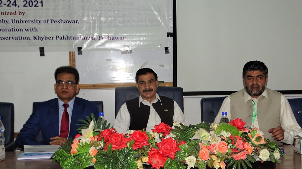 Prof Dr Muhammad Idrees, Vice Chancellor University of Peshawar; Prof Dr Shabbar Atiq, Vice Chancellor, University of Gujrat and Dr Atta-ur-Rahman at the Concluding session of International Conference .