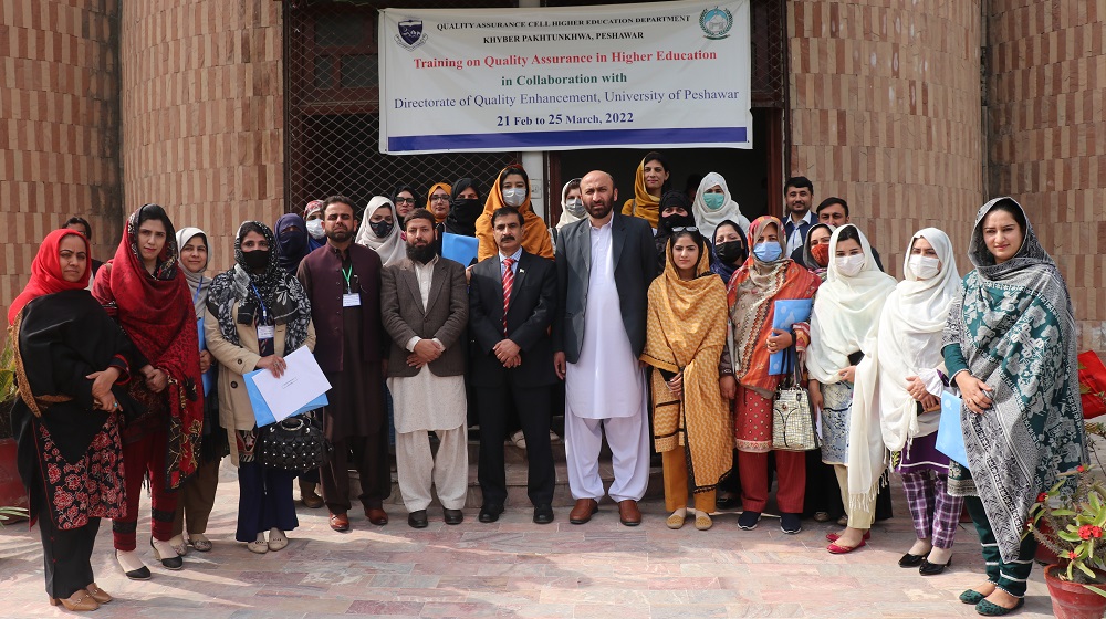 Participants of a 3 Day training workshop on quality assurance in higher education pose for photo with Vice Chancellor Prof Dr Muhammad Idrees and directors of quality enhancement and assurance agency.